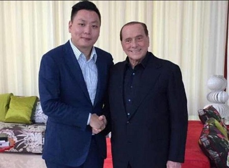 据知名记者斯基拉报道，皇马已经向曼联询问了瓦拉内在冬窗回归皇马的可能性。